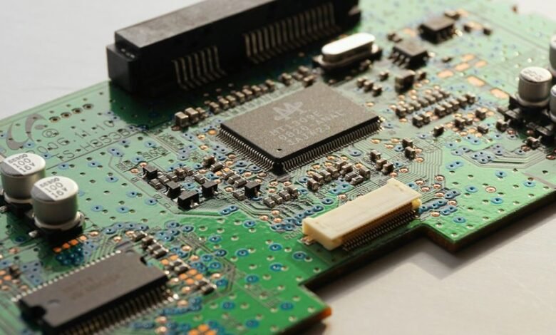 interconnected stellar hyper circuit